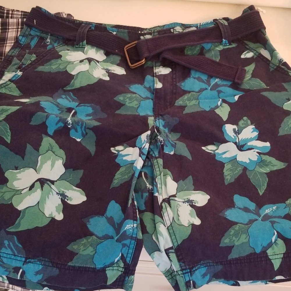 Nwot Flower shorts Mossimo